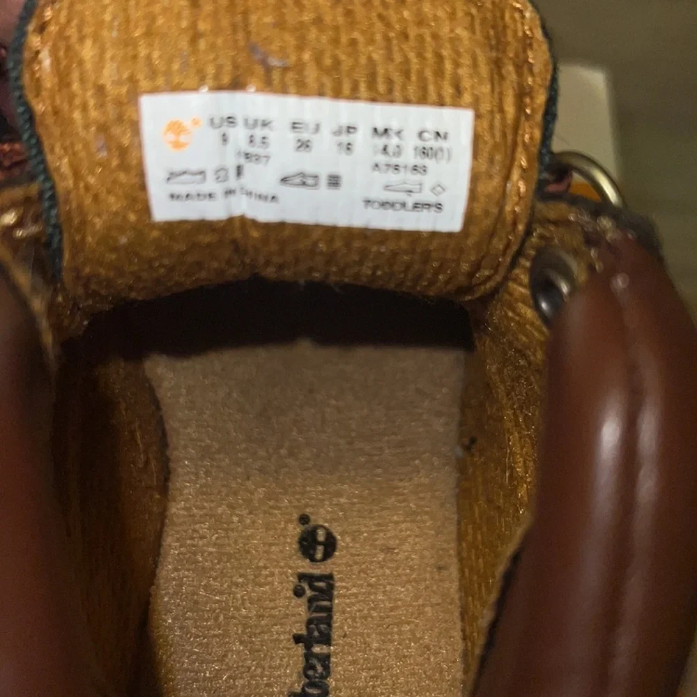Timberland 6 inch Field Boots Toddler Size 9 Unisex - Picture 5 of 8
